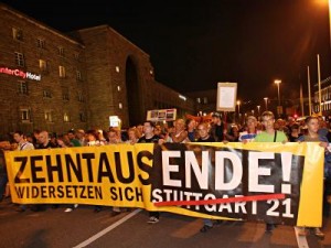 2571085726-protest-stuttgart-21-reisst
